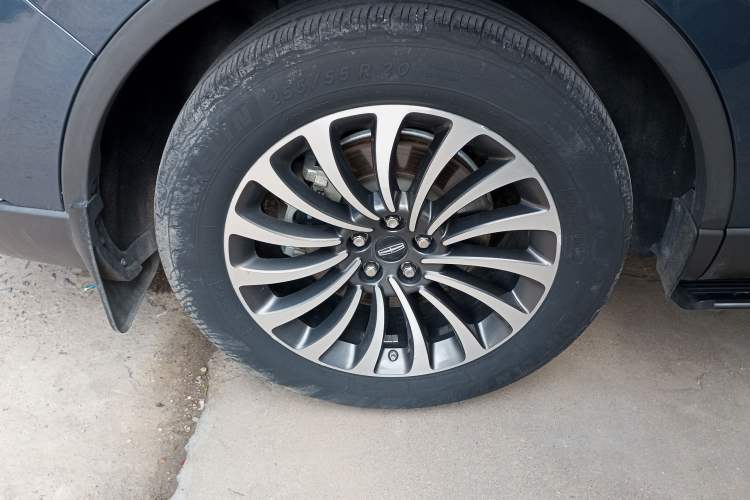 Used Lincoln Aviator 2020 3.0T V6 All-Wheel-Drive Luxury Edition Exterior 8
