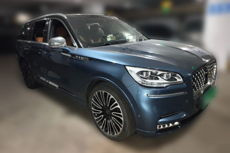Used Lincoln Aviator 2020 3.0T V6 Four-Wheel Drive Presidential Edition Front Right 45 Deg