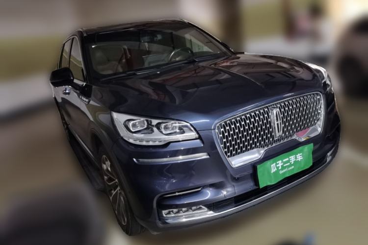 Used Lincoln Aviator 2020 3.0T V6 All-Wheel Drive Executive Version Front Right 45 Deg