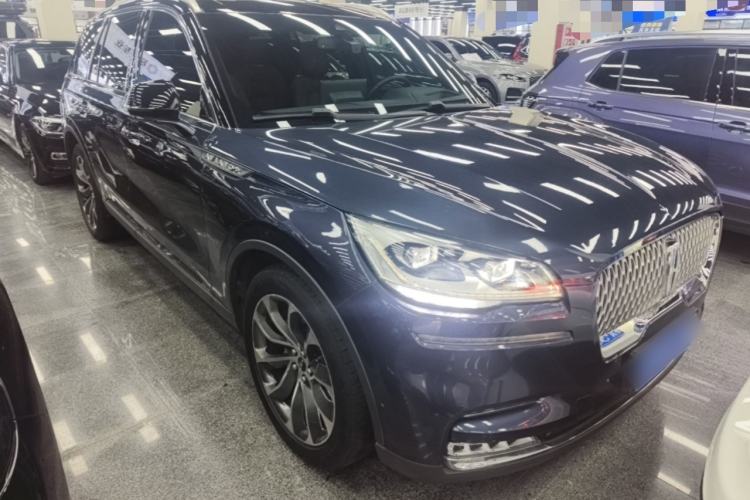 Used Lincoln Aviator 2020 3.0T V6 All-Wheel Drive Executive Version Front Right 45 Deg