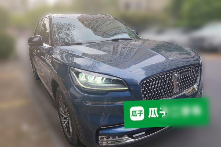 Used Lincoln Aviator 2020 3.0T V6 All-Wheel-Drive Premium Edition Front Right 45 Deg