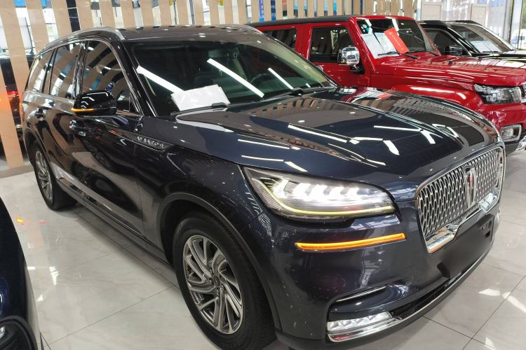 Used Lincoln Aviator 2020 3.0T V6 Four-Wheel Drive Premium Edition Front Right 45 Deg