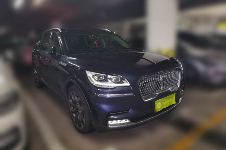 Used Lincoln Aviator 2020 3.0T V6 All-Wheel Drive Executive Version Front Right 45 Deg