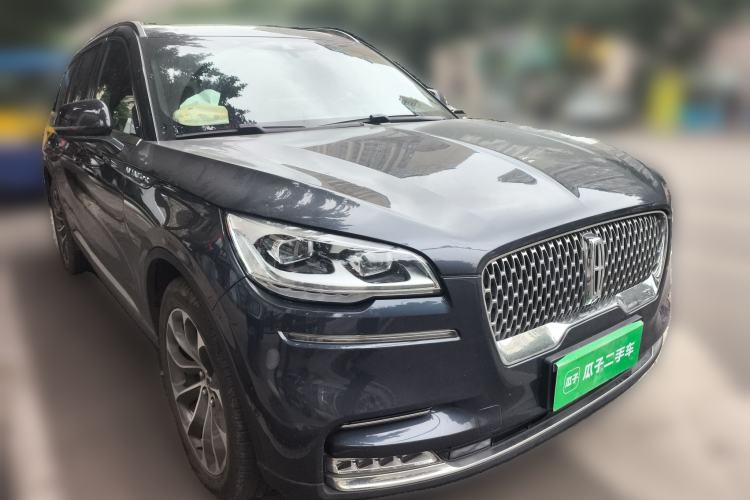 Used Lincoln Aviator 2020 3.0T V6 All-Wheel Drive Executive Version Front Right 45 Deg