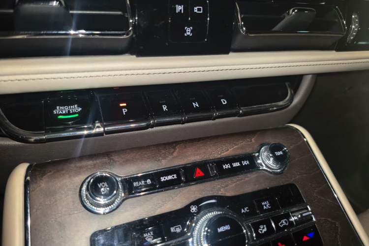 Used Lincoln Aviator 2020 3.0T V6 Four-Wheel Drive Zunya Edition Gear Lever