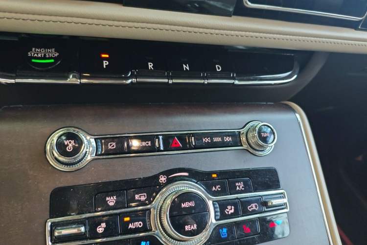 Used Lincoln Aviator 2020 3.0T V6 Four-Wheel Drive Premium Edition Gear Lever