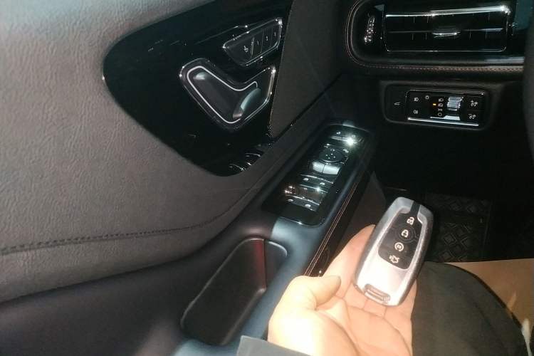 Used Lincoln Aviator 2020 3.0T V6 Four-Wheel Drive Premium Edition Interior 1