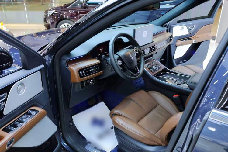 Used Lincoln Aviator 2020 3.0T V6 All-Wheel Drive Executive Version Interior 1