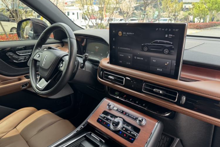 Used Lincoln Aviator 2020 3.0T V6 All-Wheel Drive Executive Version Interior 1