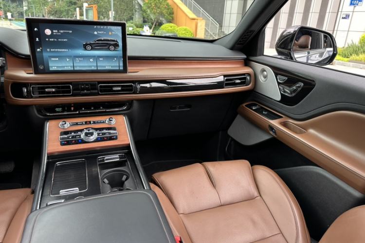 Used Lincoln Aviator 2020 3.0T V6 All-Wheel Drive Executive Version Interior 10
