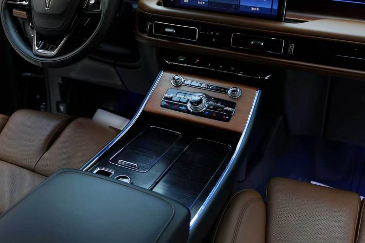 Used Lincoln Aviator 2020 3.0T V6 All-Wheel Drive Executive Version Interior 15