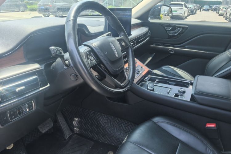 Used Lincoln Aviator 2020 3.0T V6 Four-Wheel Drive Premium Edition Interior 2
