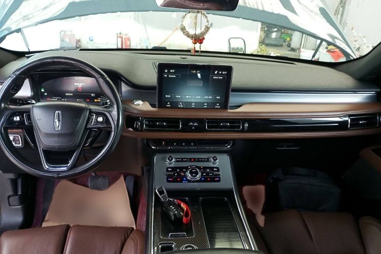 Used Lincoln Aviator 2020 3.0T V6 All-Wheel-Drive Luxury Edition Interior 2