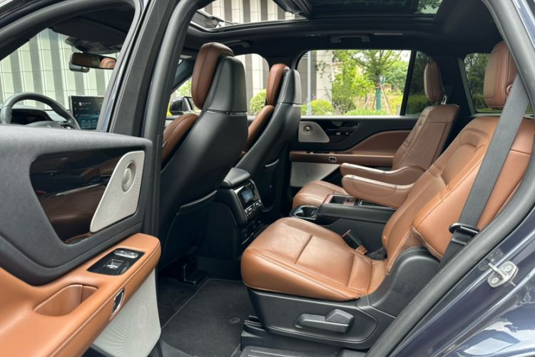Used Lincoln Aviator 2020 3.0T V6 All-Wheel Drive Executive Version Interior 3