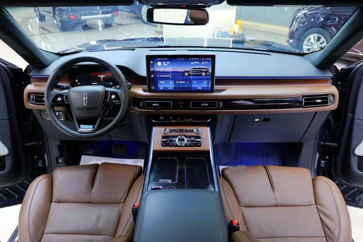 Used Lincoln Aviator 2020 3.0T V6 All-Wheel Drive Executive Version Interior 3