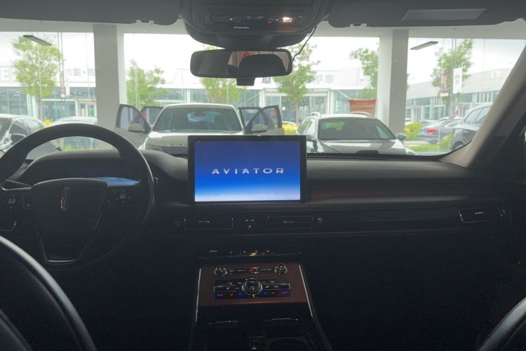 Used Lincoln Aviator 2020 3.0T V6 Four-Wheel Drive Premium Edition Interior 3