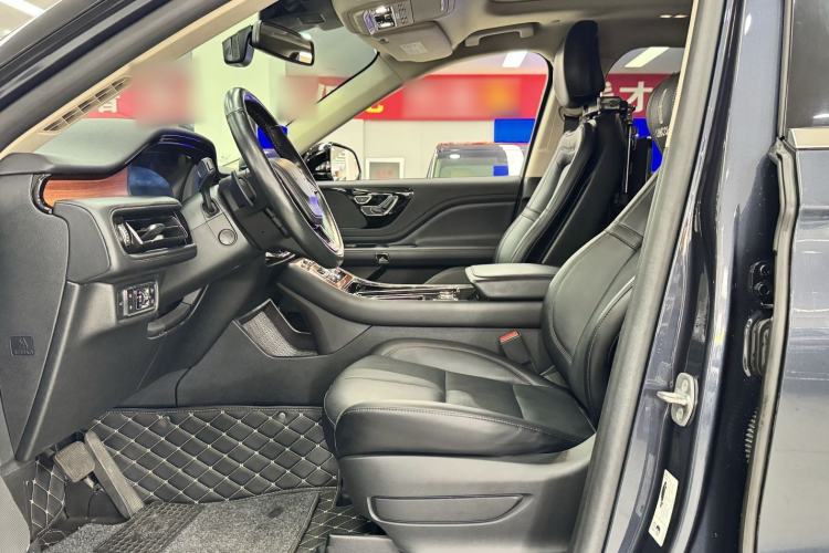 Used Lincoln Aviator 2020 3.0T V6 Four-Wheel Drive Premium Edition Interior 4