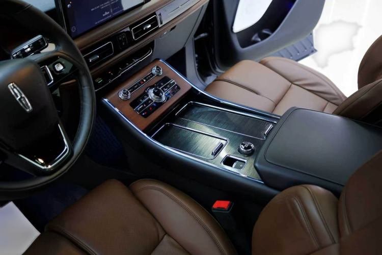 Used Lincoln Aviator 2020 3.0T V6 All-Wheel Drive Executive Version Interior 5