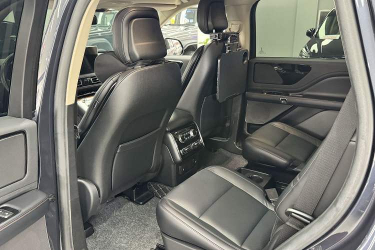 Used Lincoln Aviator 2020 3.0T V6 Four-Wheel Drive Premium Edition Interior 5