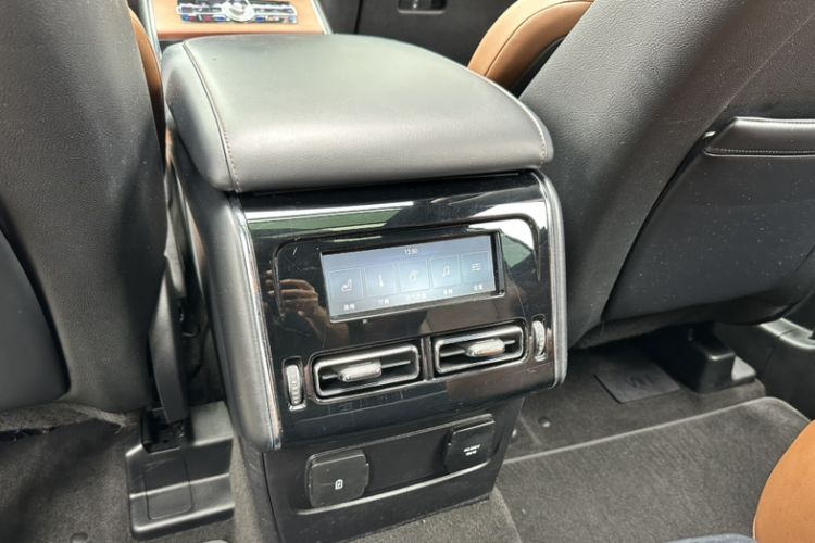 Used Lincoln Aviator 2020 3.0T V6 All-Wheel Drive Executive Version Interior 7