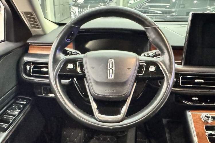 Used Lincoln Aviator 2020 3.0T V6 Four-Wheel Drive Premium Edition Interior 7