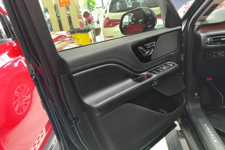 Used Lincoln Aviator 2020 3.0T V6 Four-Wheel Drive Premium Edition Left Front Door Interior