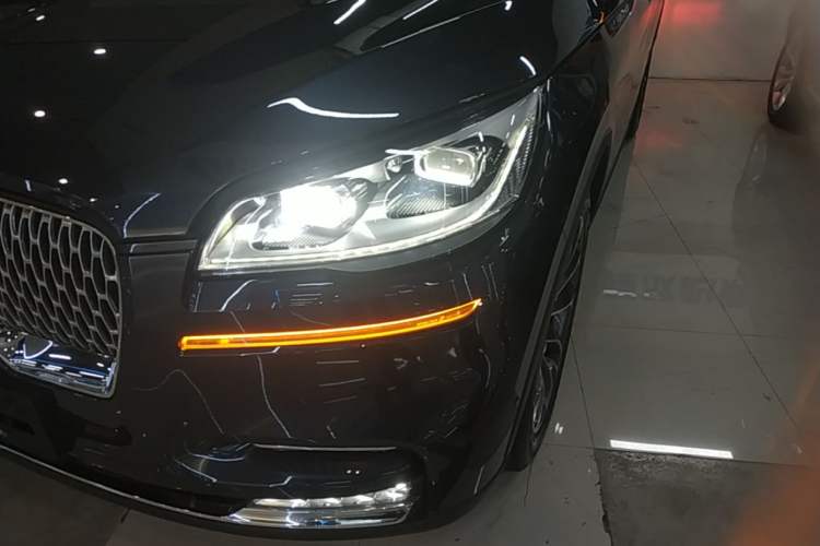 Used Lincoln Aviator 2020 3.0T V6 All-Wheel Drive Executive Version Left Front Headlight