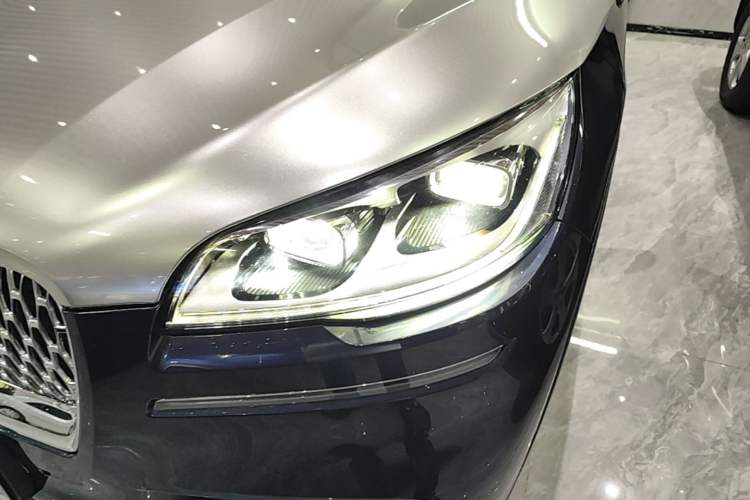 Used Lincoln Aviator 2020 3.0T V6 All-Wheel Drive Executive Version Left Front Headlight