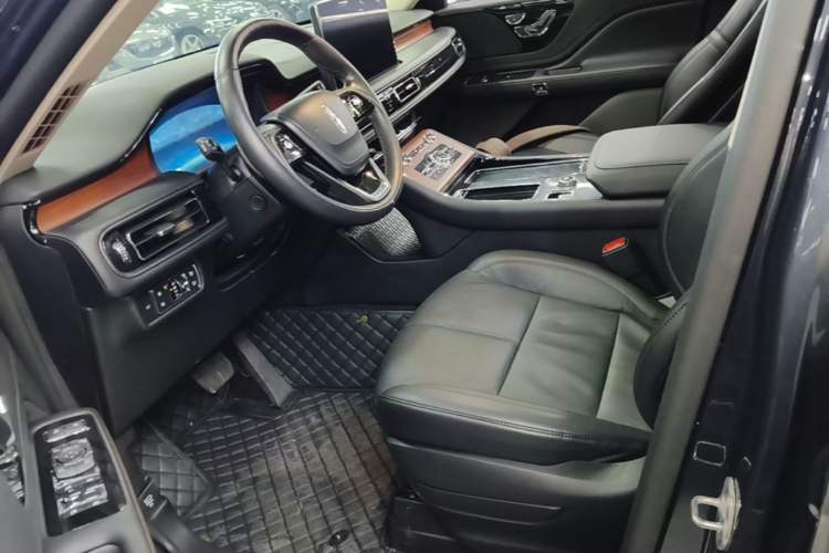 Used Lincoln Aviator 2020 3.0T V6 Four-Wheel Drive Premium Edition Left Front Seat