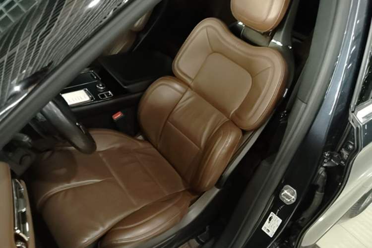 Used Lincoln Aviator 2020 3.0T V6 All-Wheel Drive Executive Version Left Front Seat