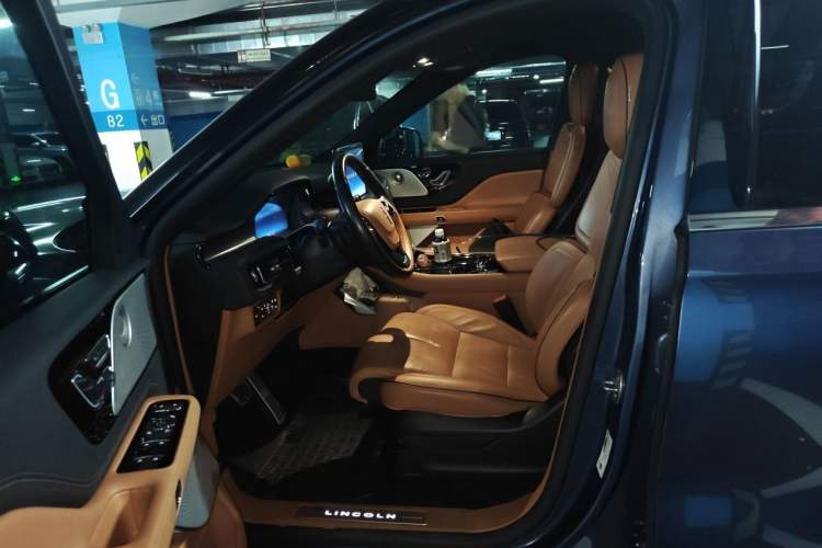 Used Lincoln Aviator 2020 3.0T V6 Four-Wheel Drive Presidential Edition Left Front Seat