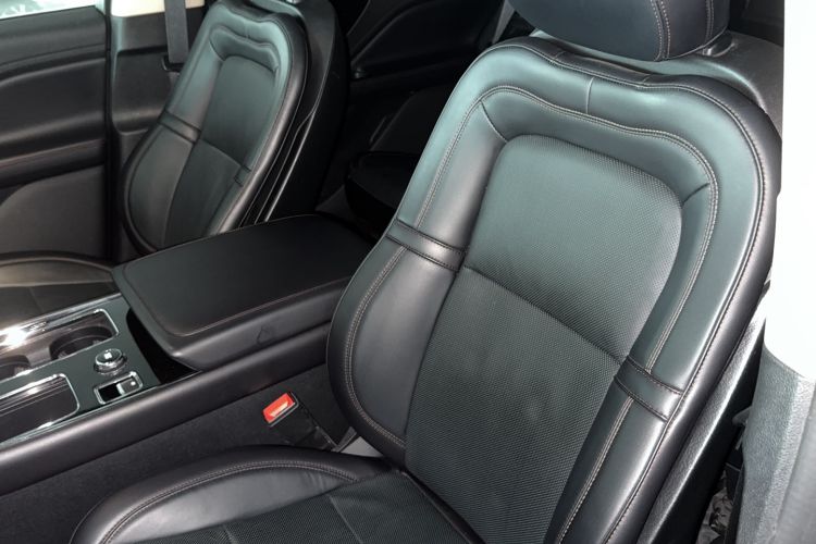 Used Lincoln Aviator 2020 3.0T V6 Four-Wheel Drive Premium Edition Left Front Seat
