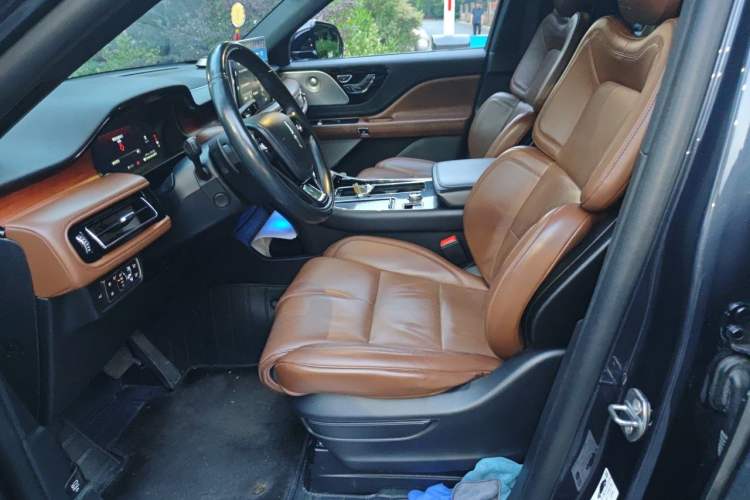 Used Lincoln Aviator 2020 3.0T V6 All-Wheel Drive Executive Version Left Front Seat