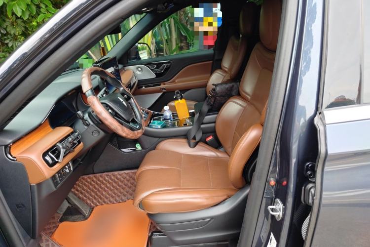 Used Lincoln Aviator 2020 3.0T V6 All-Wheel Drive Executive Version Left Front Seat