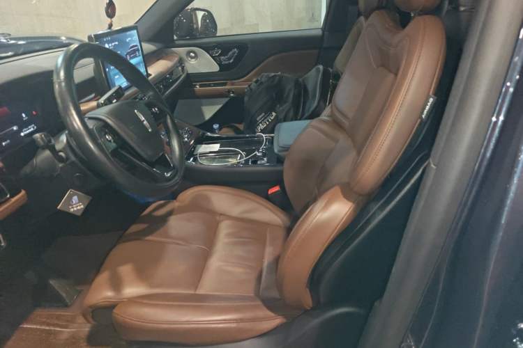 Used Lincoln Aviator 2020 3.0T V6 All-Wheel Drive Executive Version Left Front Seat