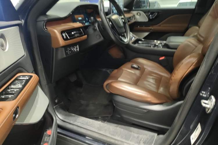 Used Lincoln Aviator 2020 3.0T V6 All-Wheel Drive Executive Version Left Front Seat