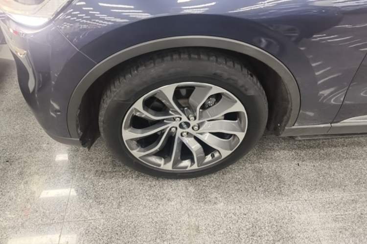 Used Lincoln Aviator 2020 3.0T V6 All-Wheel Drive Executive Version Left Front Wheel Hub
