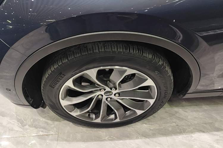 Used Lincoln Aviator 2020 3.0T V6 All-Wheel Drive Executive Version Left Front Wheel Hub