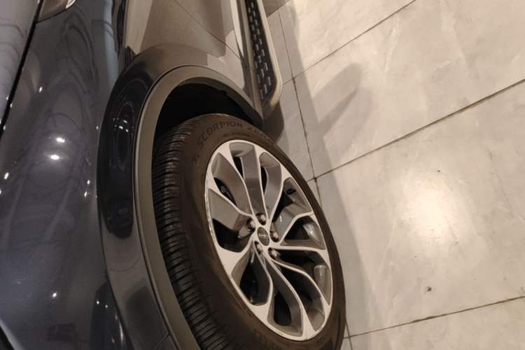 Used Lincoln Aviator 2020 3.0T V6 All-Wheel Drive Executive Version Left Front Wheel Hub