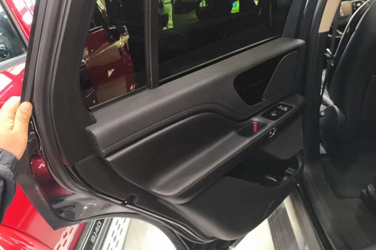 Used Lincoln Aviator 2020 3.0T V6 Four-Wheel Drive Premium Edition Left Rear Door Interior