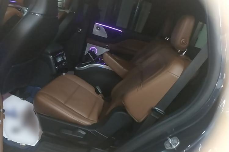 Used Lincoln Aviator 2020 3.0T V6 All-Wheel Drive Executive Version Left Rear Seat