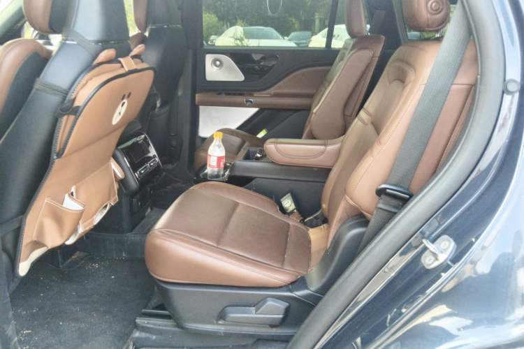 Used Lincoln Aviator 2020 3.0T V6 All-Wheel Drive Executive Version Left Rear Seat