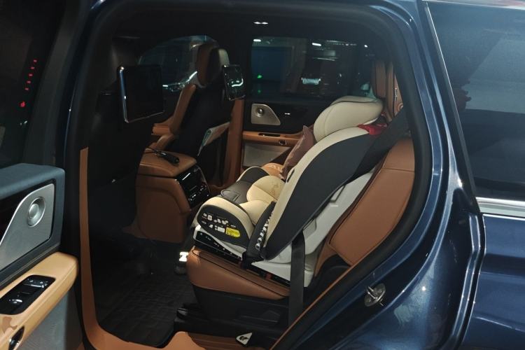 Used Lincoln Aviator 2020 3.0T V6 Four-Wheel Drive Presidential Edition Left Rear Seat