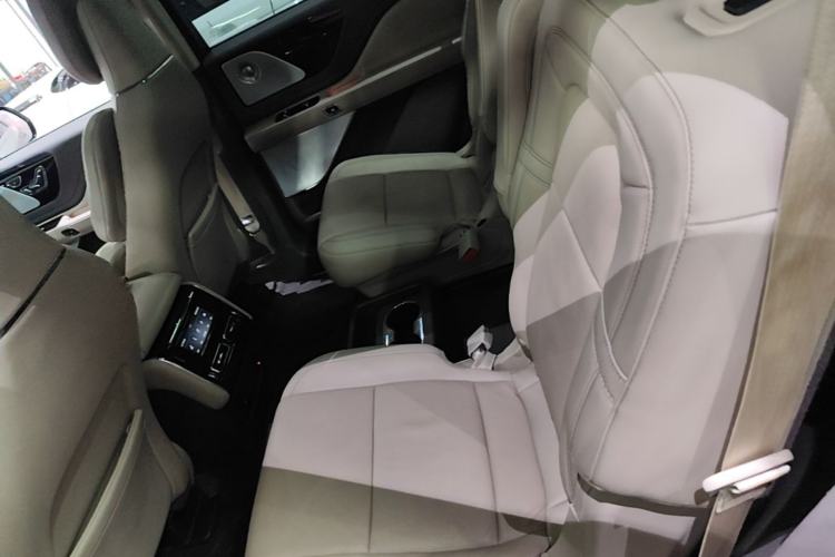 Used Lincoln Aviator 2020 3.0T V6 All-Wheel Drive Executive Version Left Rear Seat