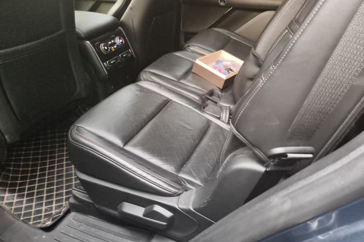 Used Lincoln Aviator 2020 3.0T V6 All-Wheel-Drive Premium Edition Left Rear Seat