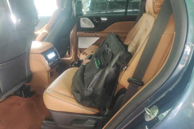 Used Lincoln Aviator 2020 3.0T V6 Four-Wheel Drive Presidential Edition Left Rear Seat