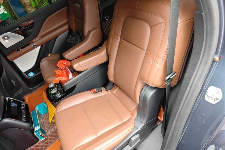 Used Lincoln Aviator 2020 3.0T V6 All-Wheel Drive Executive Version Left Rear Seat