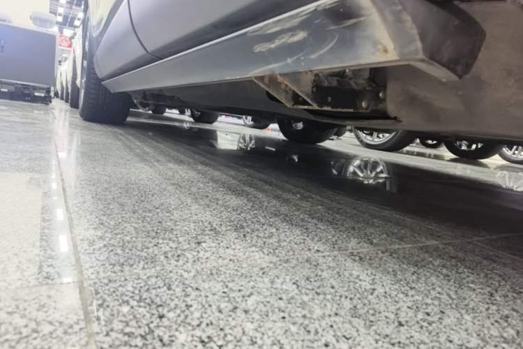 Used Lincoln Aviator 2020 3.0T V6 All-Wheel Drive Executive Version Left Side Sill