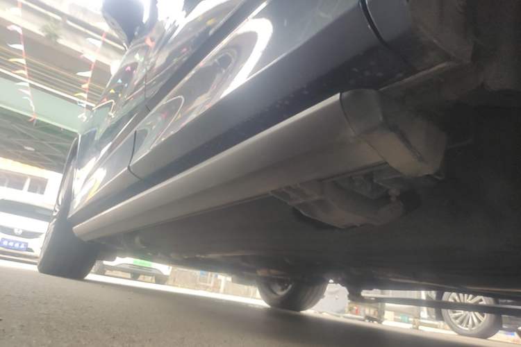 Used Lincoln Aviator 2020 3.0T V6 Four-Wheel Drive Presidential Edition Left Side Sill