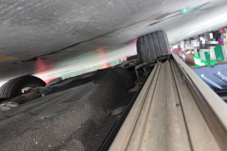 Used Lincoln Aviator 2020 3.0T V6 Four-Wheel Drive Premium Edition Left Side Sill